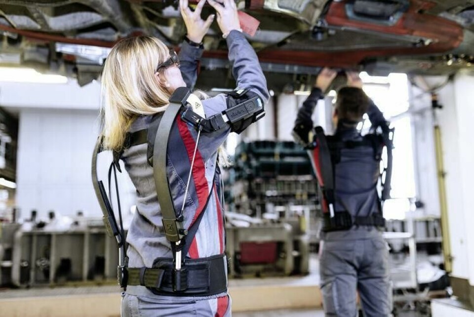 Exoskeletons to support lineside employees at Audi A1916289_x750