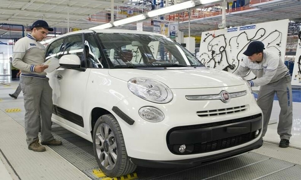 Coronavirus hits FCA in Europe, but signs of restart for OEMs in China Fiat_kragujevac_500L