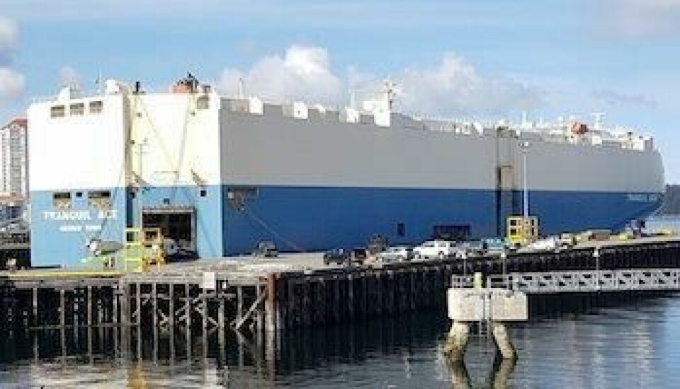 Mercedes-Benz test drives port in Canada D1qU7yzU0AA_EE1