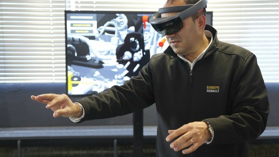 The carmaker uses virtual reality to anticipate maintenance issues renault-virtual-reality