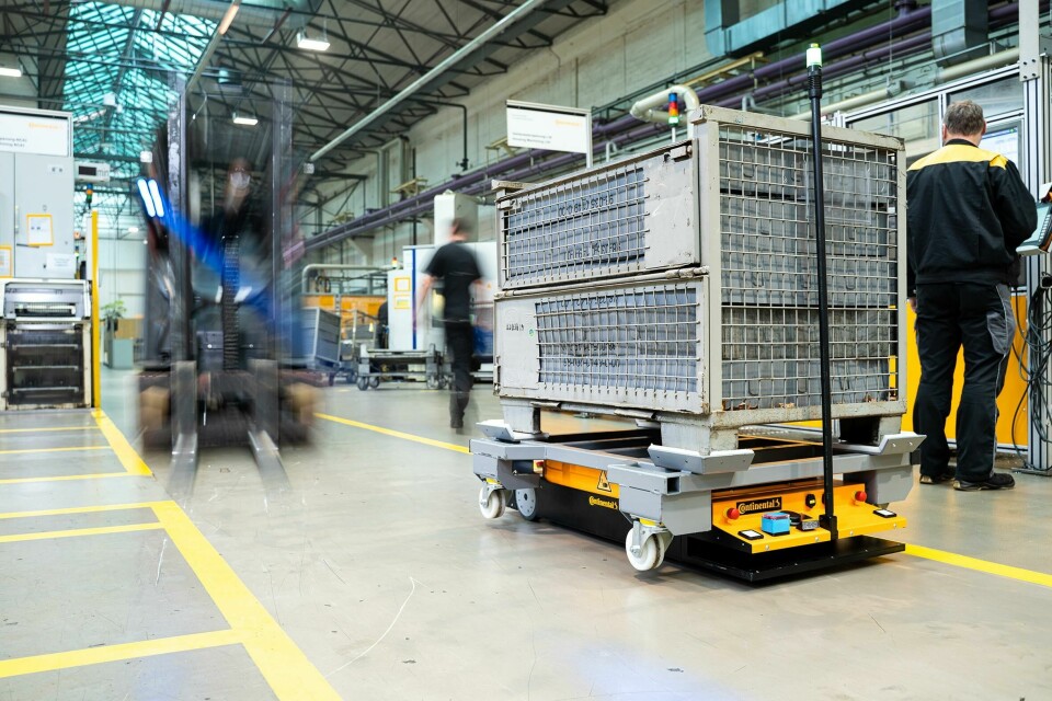 Continental develops autonomous AGV for parts handling Continental_PP_aAGV