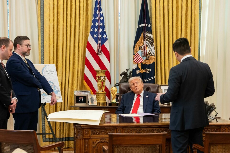 Opinion: Tariff shockwaves, investment freezes and cost pressure reshape global automotive logistics in 2025 Trump tariffs - Trump oval office