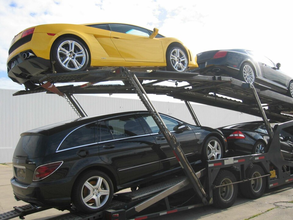 Despite sanctions Russia keeps importing premium finished vehicles from Germany Despite sanctions Russia keeps importing premium finished vehicles from Germany