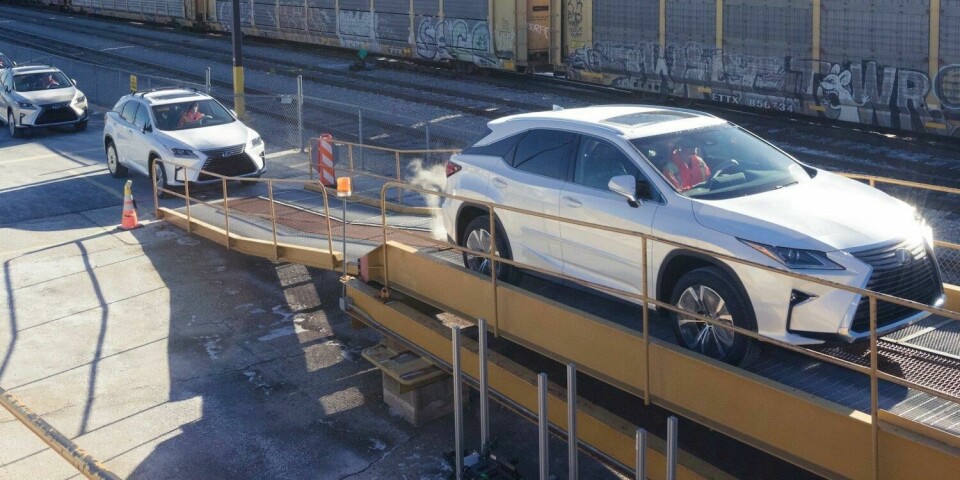 Loading Lexus vehicles at Vancouver Auto Compound CP_Lexus_loading