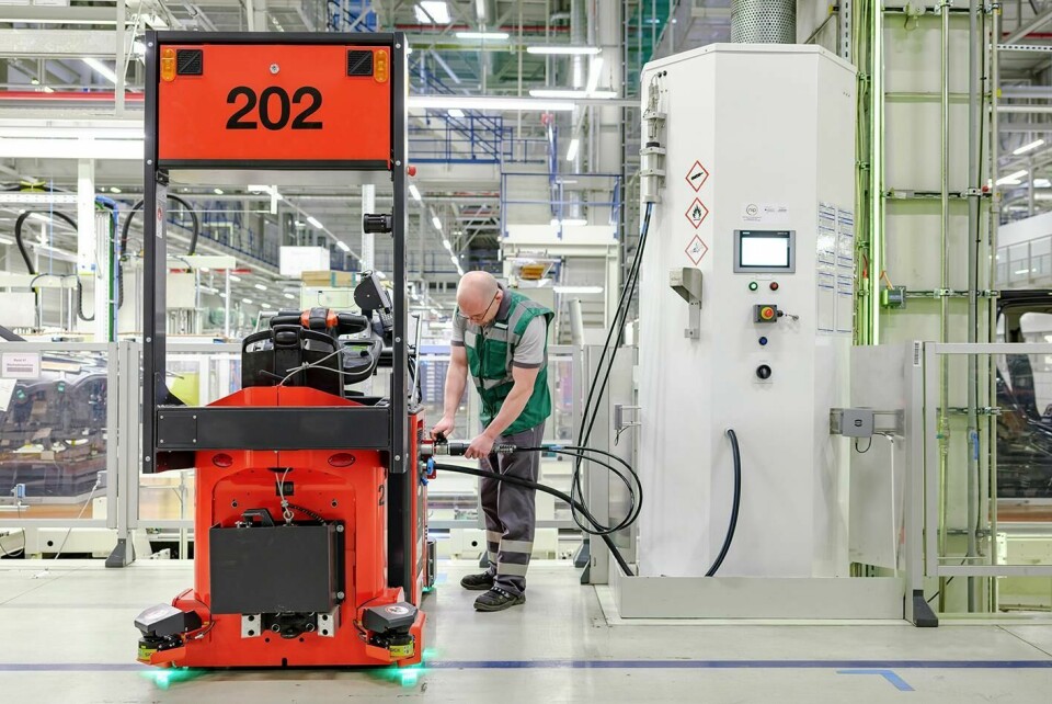 BMW has expanded the fleet of hydrogen fuel cell trucks it uses to manage parts movements at its Leipzig plant BLG_hydrogen_fuel_cell_truck_BMW_Leipzig