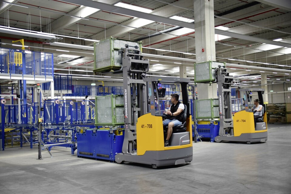 During the Covid disruption, global spare parts inventories have been steered from Germersheim, with employees successfully managing the priorities and quickly adapting systems and processes 20C0398_003