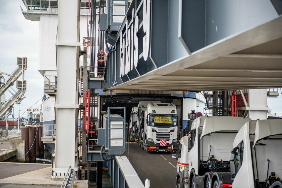 DP World has designed its port and terminal operations to adjust quickly to volume peaks and troughs, ensuring it can scale capacity up or down without compromosing on service quality Lorries on RORO vessel 2