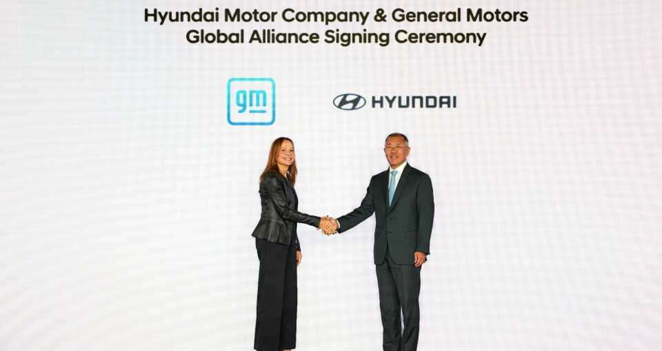 GM CEO Mary Barra (left) with Hyundai Motor Group executive chair Euisun Chung (right) at their 2024 partnership, with the companies now announcing plans to launch five new models and target 800,000 annual sales by 2028