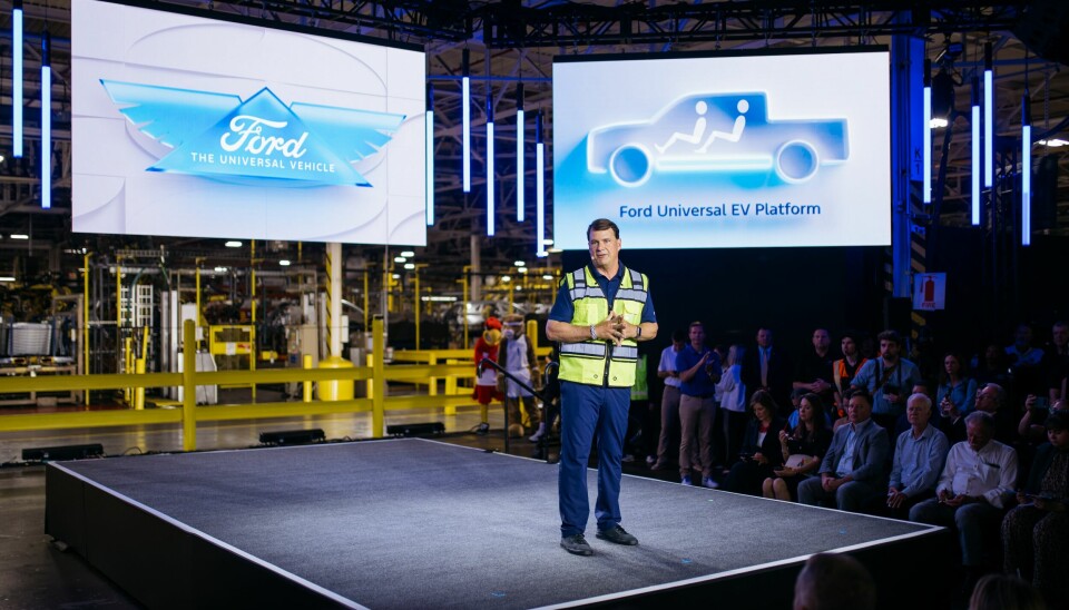 Jim Farley, president and CEO of Ford, presents the Universal EV Platform in its pick-up configuration, part of a flexible architecture for cars, trucks and other body styles.